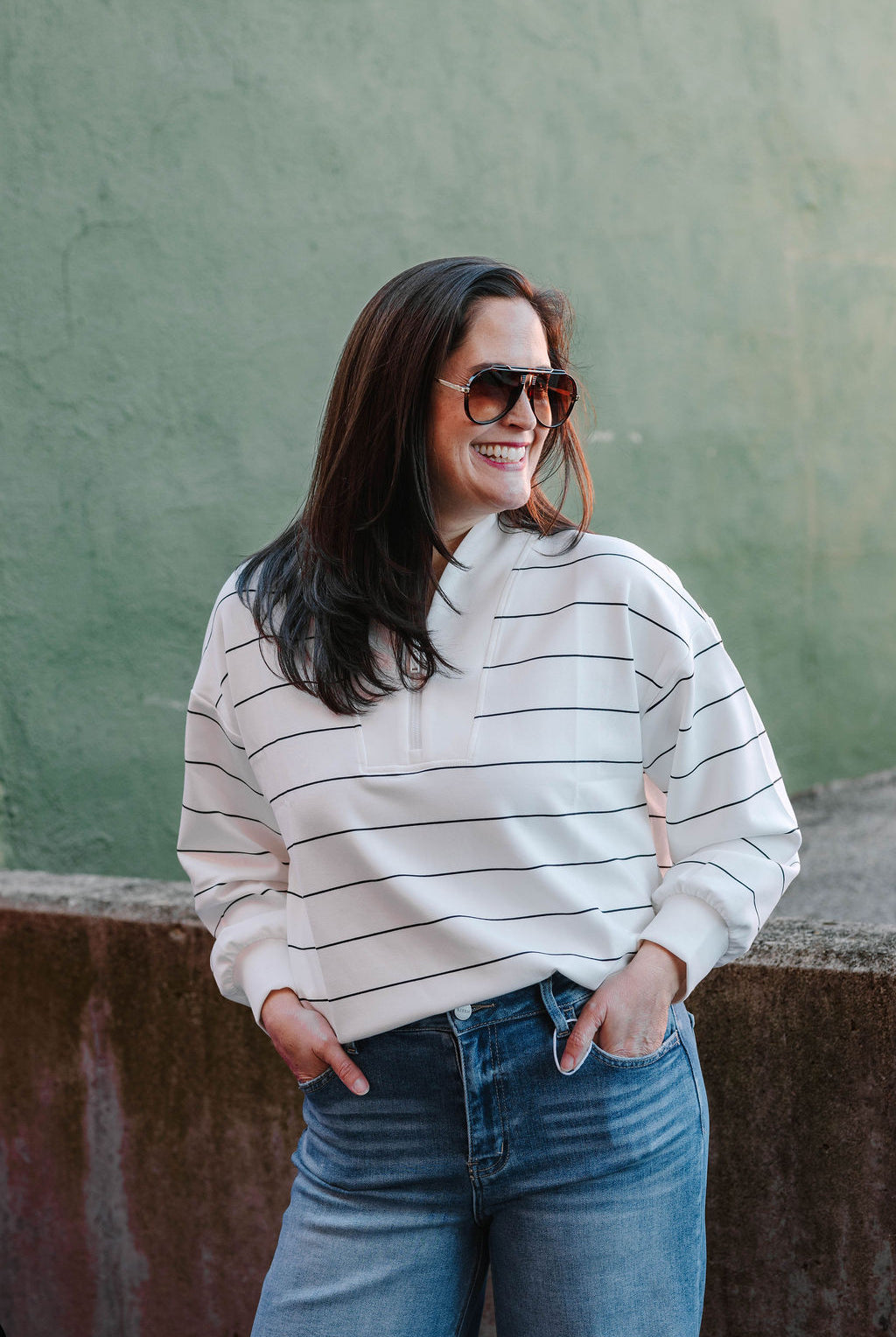 v-neck cream and clack stripe sweatshirt