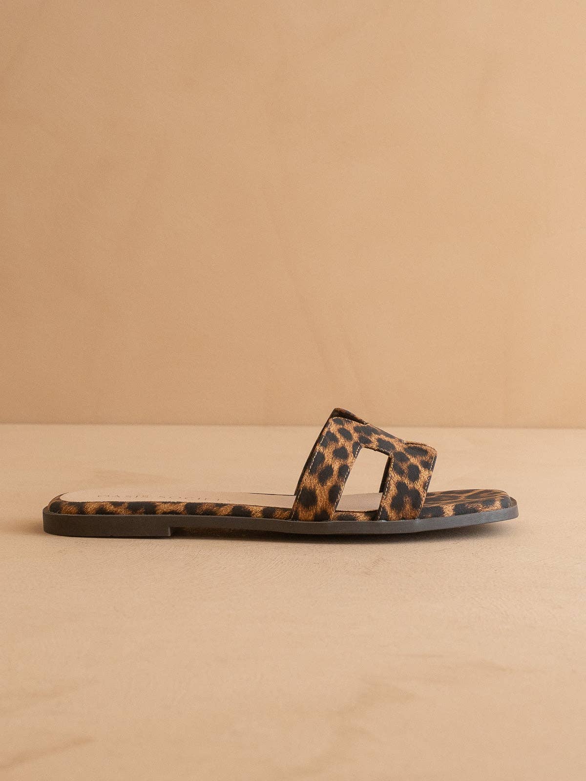 The Everlee Leopard H-Strap Sandal - The Girl on Ivy