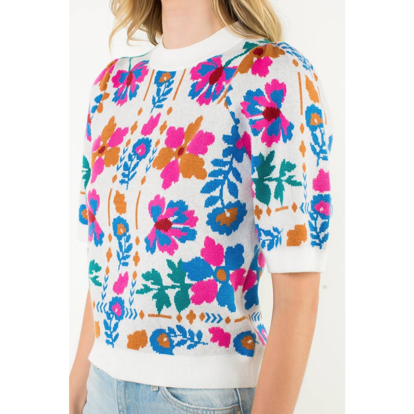 Short Sleeve Flower Knit Top - The Girl on Ivy