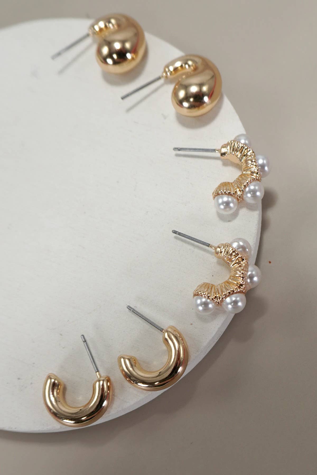 TRIO HUGGIE PEARL GOLD HOOP EARRINGS | 80E5596 - The Girl on Ivy