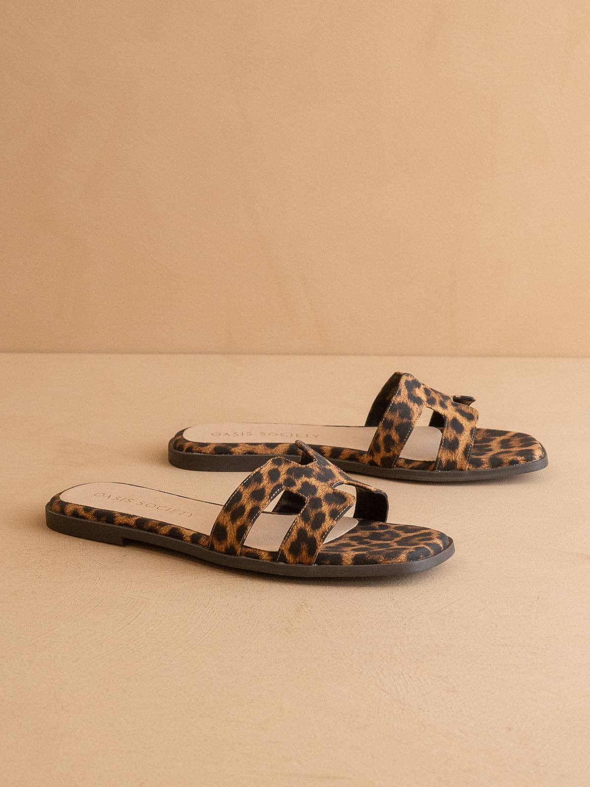 The Everlee Leopard H-Strap Sandal - The Girl on Ivy