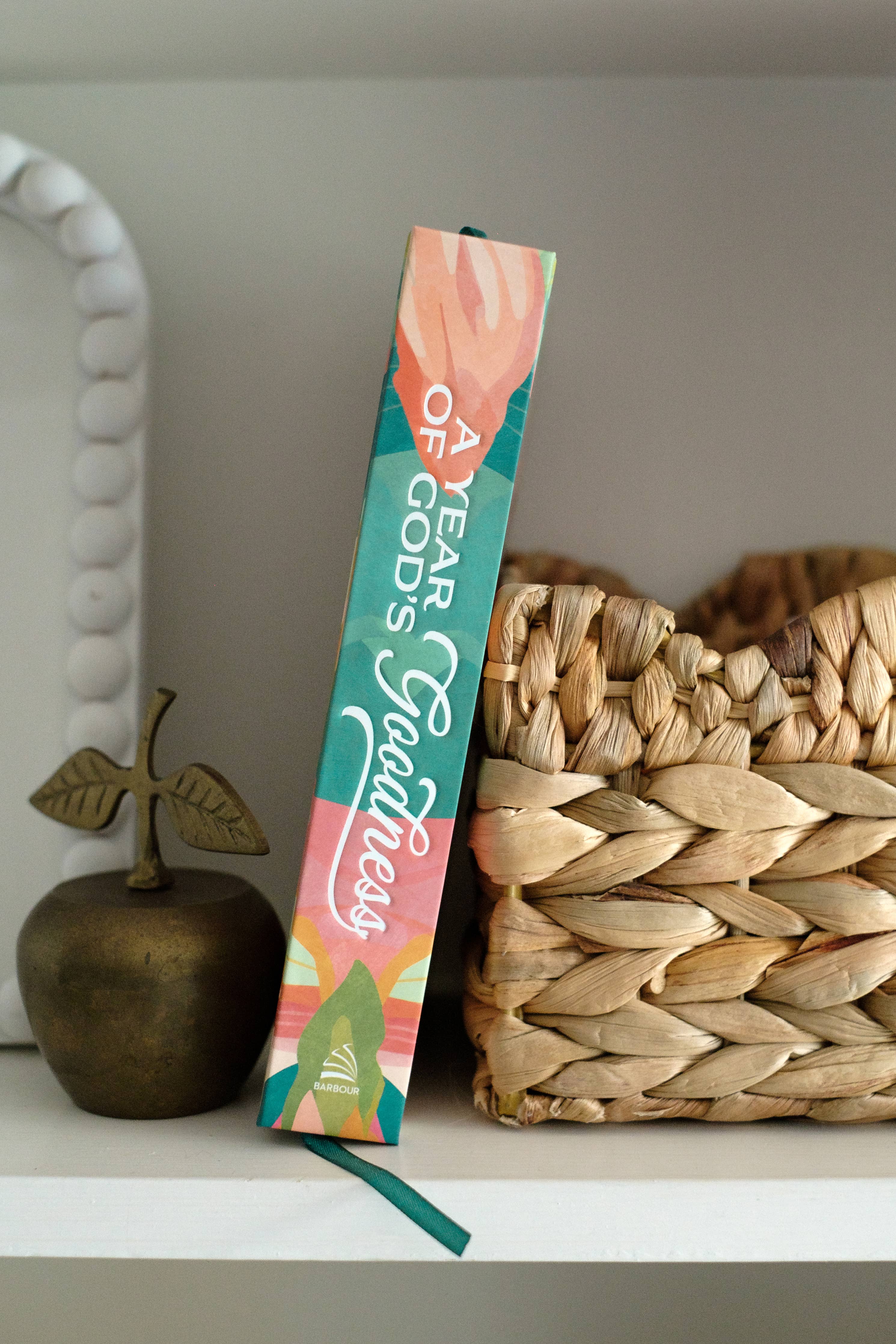 A Year of God's Goodness:A Prayer & Praise Tracker for Women - The Girl on Ivy