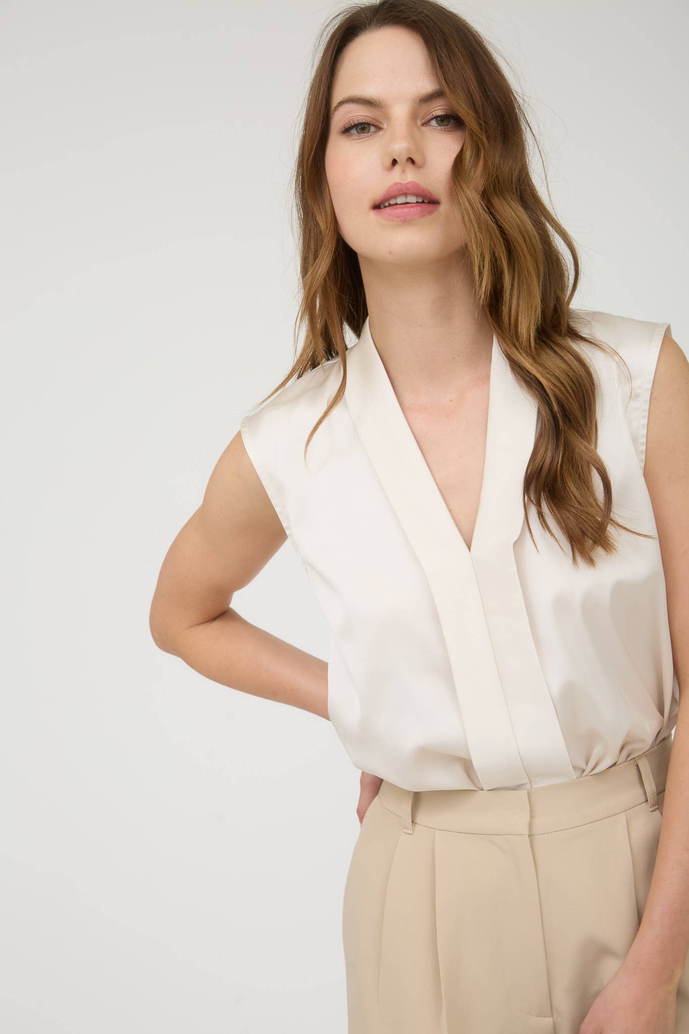 SATIN COLLARED SLEEVELESS BLOUSE (3 Color Options) - The Girl on Ivy