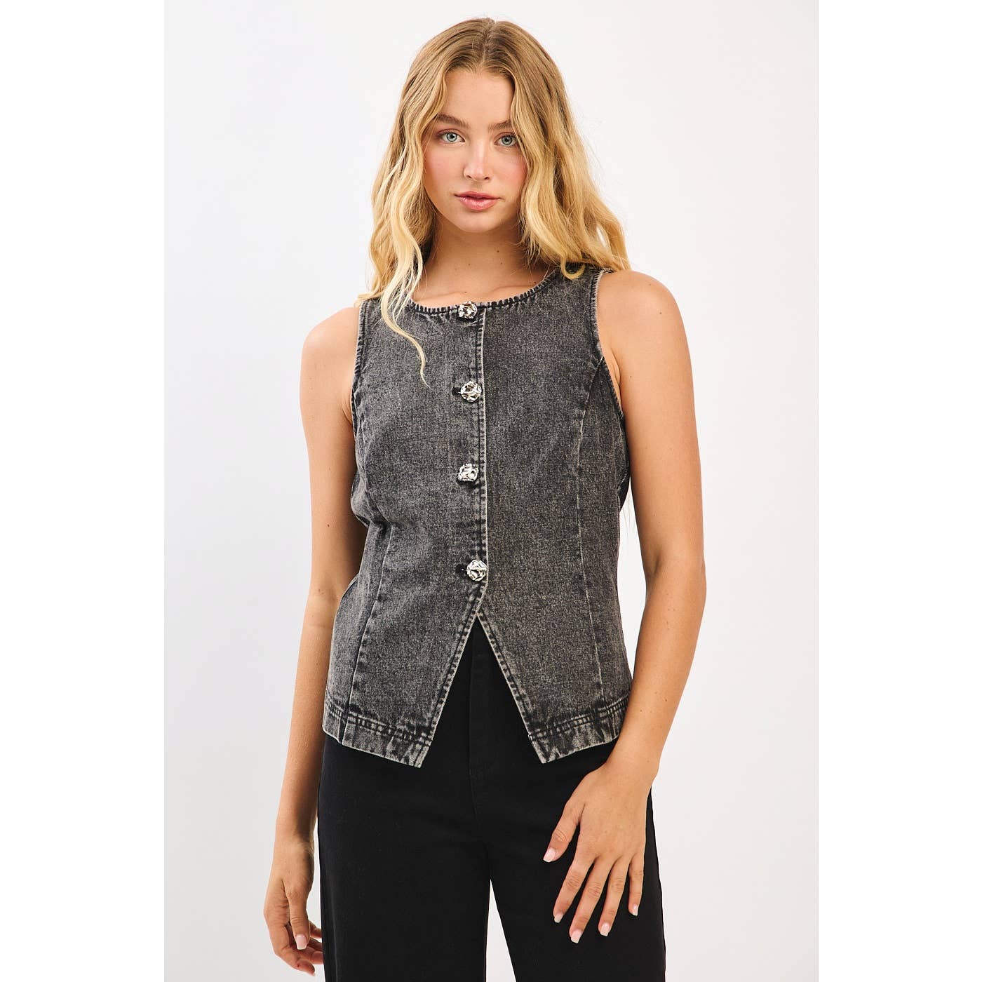 BOAT NECK FITTED SLEEVELESS DENIM VEST (2 color options) - The Girl on Ivy